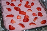 prajitura-cu-panna-cotta-de-capsuni-1