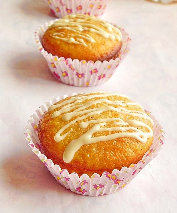 Muffins simpli cu ciocolata